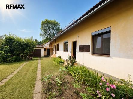 Pohled na dům z nádvoří | Prodej - dům/vila, 120 m²