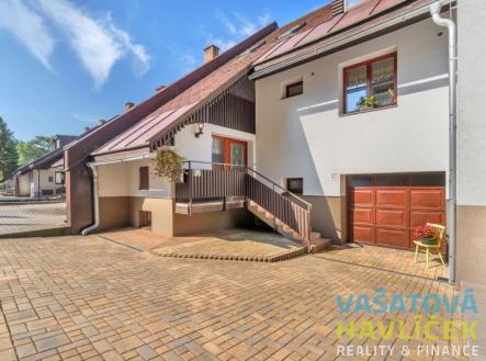 01-uvodni-foto.jpg | Prodej - dům/vila, 261 m²