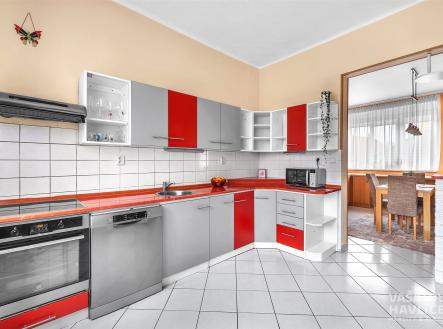 . | Prodej - dům/vila, 690 m²