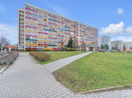 . | Pronájem bytu, 1+kk, 35 m²