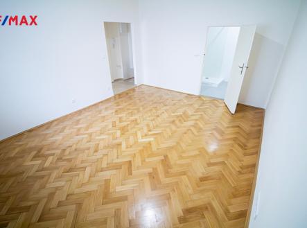 10-lucemburska40-room.jpg | Pronájem bytu, 1+kk, 31 m²