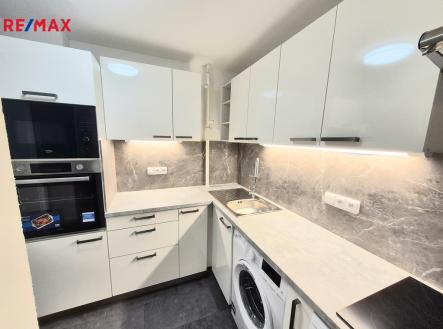 Pronájem bytu, 3+1, 89 m² obrázek