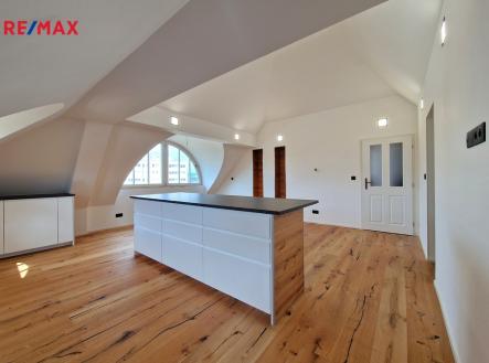 20250722-104201.jpg | Pronájem - kanceláře, 676 m²