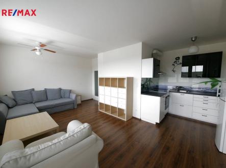 Pronájem bytu, 1+kk, 36 m² obrázek