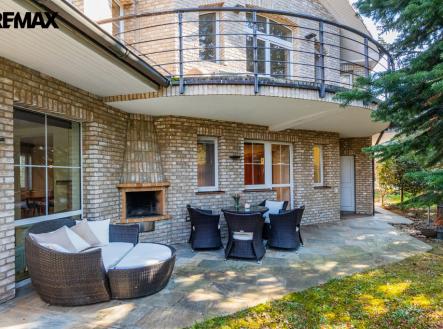 2-2-dum.jpg | Prodej - kanceláře, 433 m²