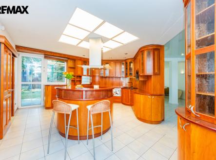 1-4a-kuchyn.jpg | Prodej - kanceláře, 433 m²