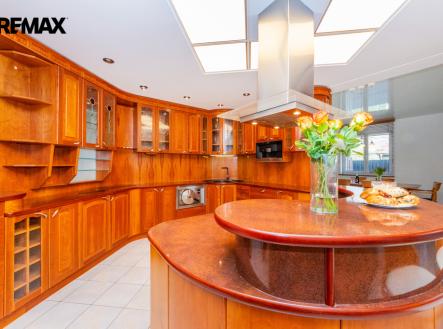 1-3-kuchyn.jpg | Prodej - dům/vila, 433 m²