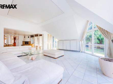 1-4-obyvaci-pokoj.jpg | Prodej - dům/vila, 433 m²