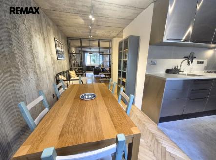 obrazek-whatsapp-2025-10-30-v-19.48.59-11b8f71c-1.jpg | Pronájem bytu, 2+kk, 77 m²