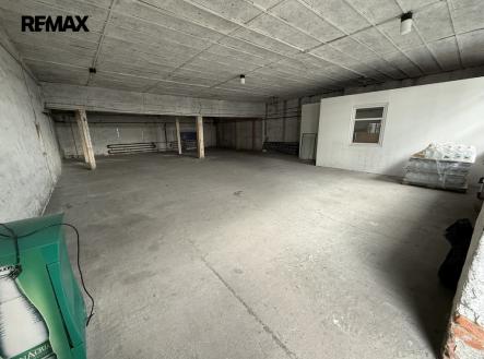 image002.jpg | Pronájem - skladovací prostor, 177 m²