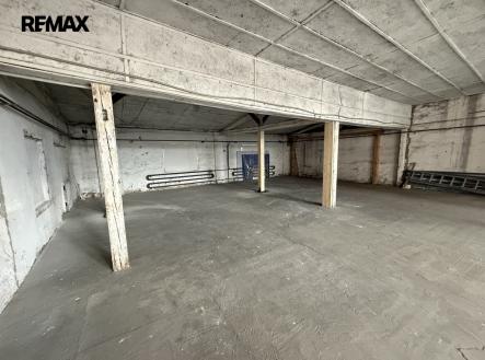 image003.jpg | Pronájem - skladovací prostor, 177 m²