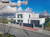 Prodej - dům/vila, 298 m²