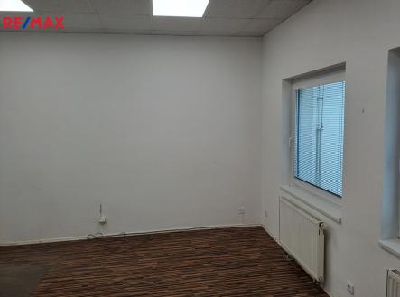 20250505-105926.jpg | Pronájem - kanceláře, 34 m²