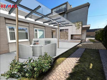 02-b.jpg | Prodej - dům/vila, 330 m²