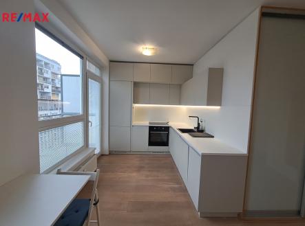 Pronájem bytu, 1+kk, 42 m²