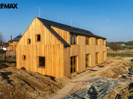 zbyny-01.jpg | Prodej bytu, 3+kk, 67 m²