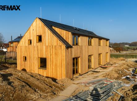 zbyny-01.jpg | Prodej bytu, 3+kk, 67 m²