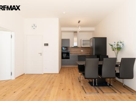 kuchyň. kout s jídelnou | Pronájem bytu, 2+kk, 52 m²