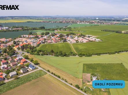 miskovice-6-okoli-pozemku.jpg | Prodej - pozemek pro komerční výstavbu, 78 535 m²