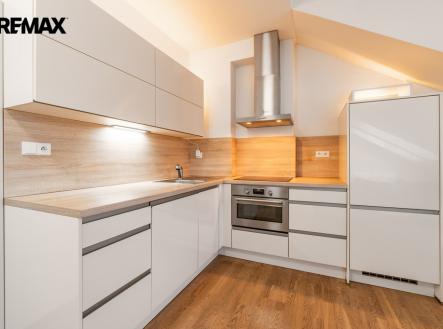 velvarska-02.jpg | Pronájem bytu, 1+kk, 44 m²