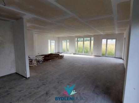 17 | Prodej - dům/vila, 305 m²