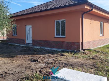 32 | Prodej - dům/vila, 180 m²