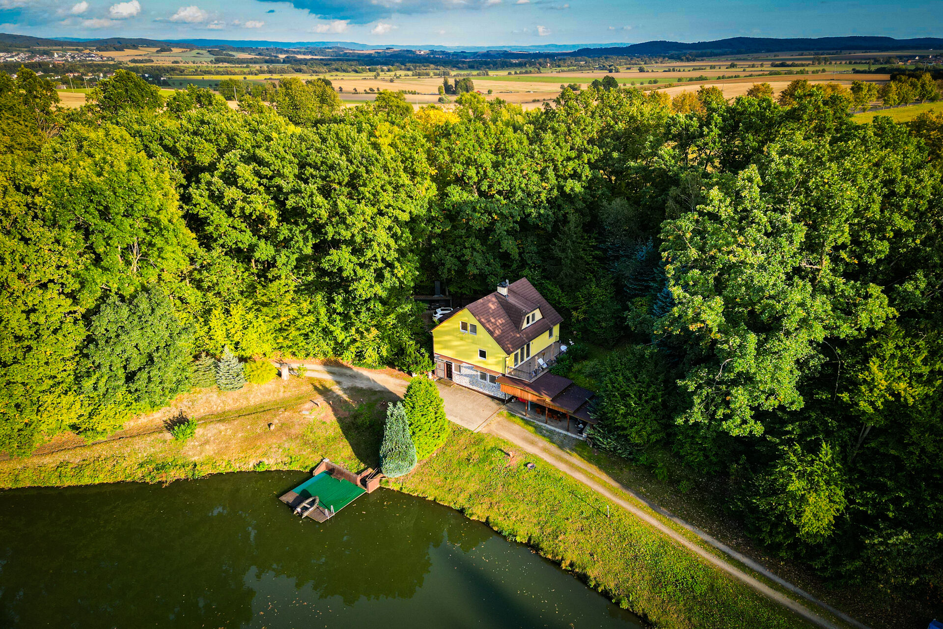 Prodej souboru pozemků s rybníkem a chatou, 22564 m2, Květín, Mohelnice