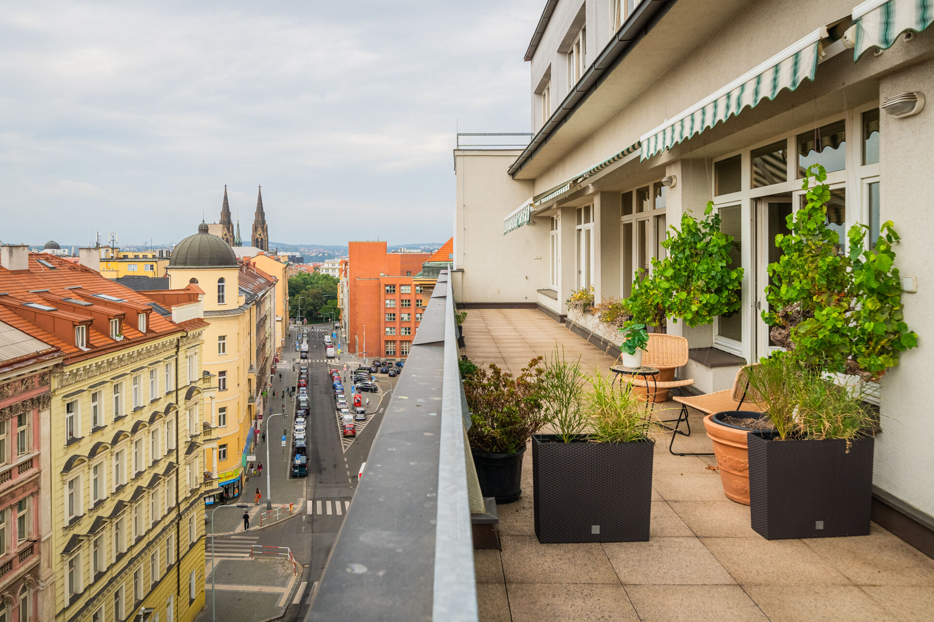 Pronájem kanceláře s terasou, 35 m², ul. Slezská, Praha-Vinohrady