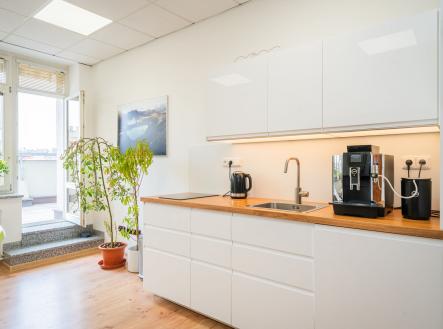 kuchyně | Pronájem - kanceláře, 35 m²