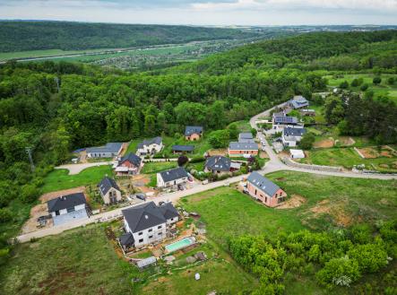 Prodej - pozemek pro bydlení, 1 800 m²