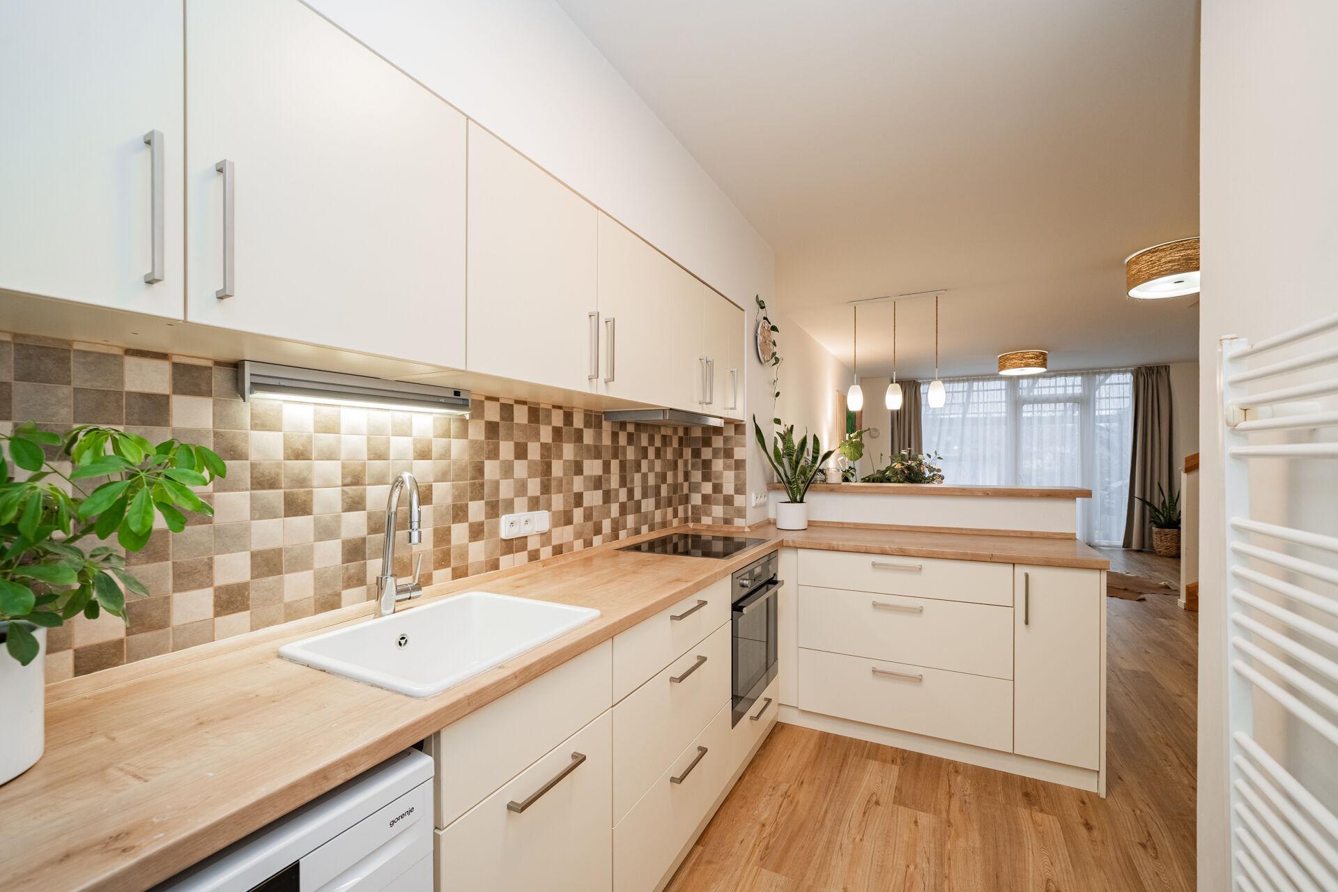 Prodej RD 3kk, 95 m2, s krytou terasou, parkováním, Ořešín, Buštěhrad