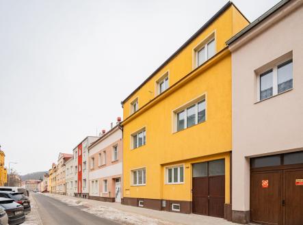 Prodej - nájemní dům, 400 m²