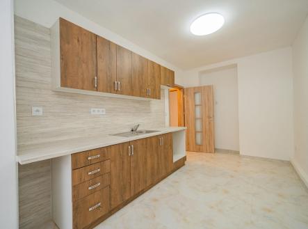 Prodej - nájemní dům, 400 m²