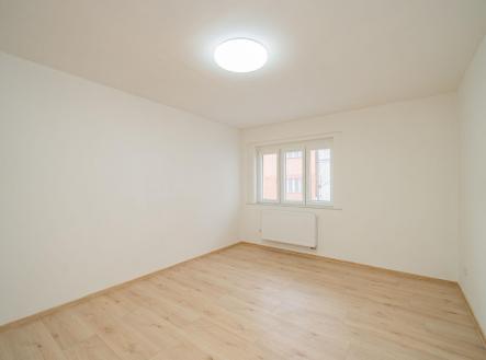 Prodej - nájemní dům, 400 m²