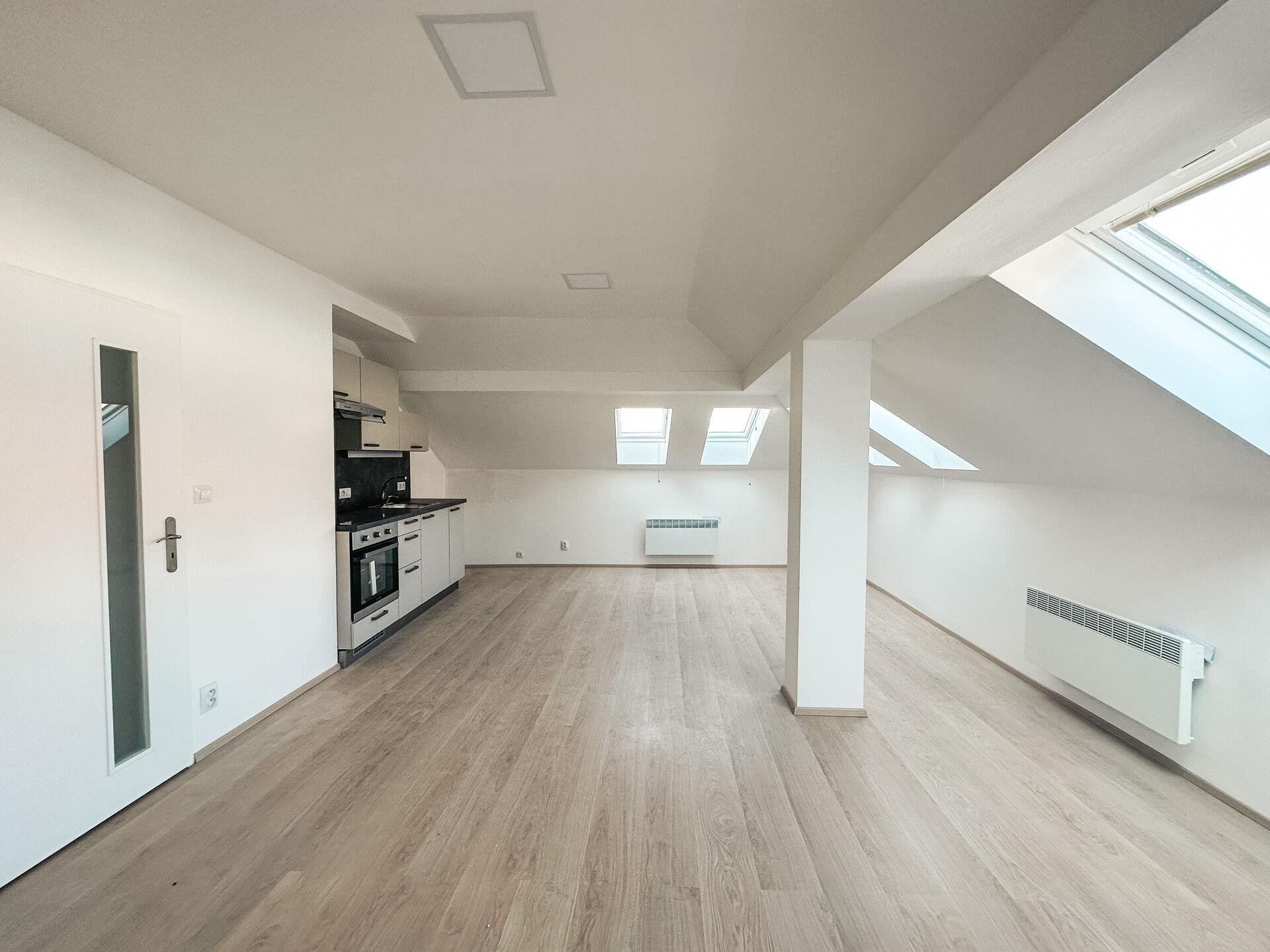 Pronájem bytu 3kk, 74 m2, ul. Jeronýmova, Praha-Žižkov