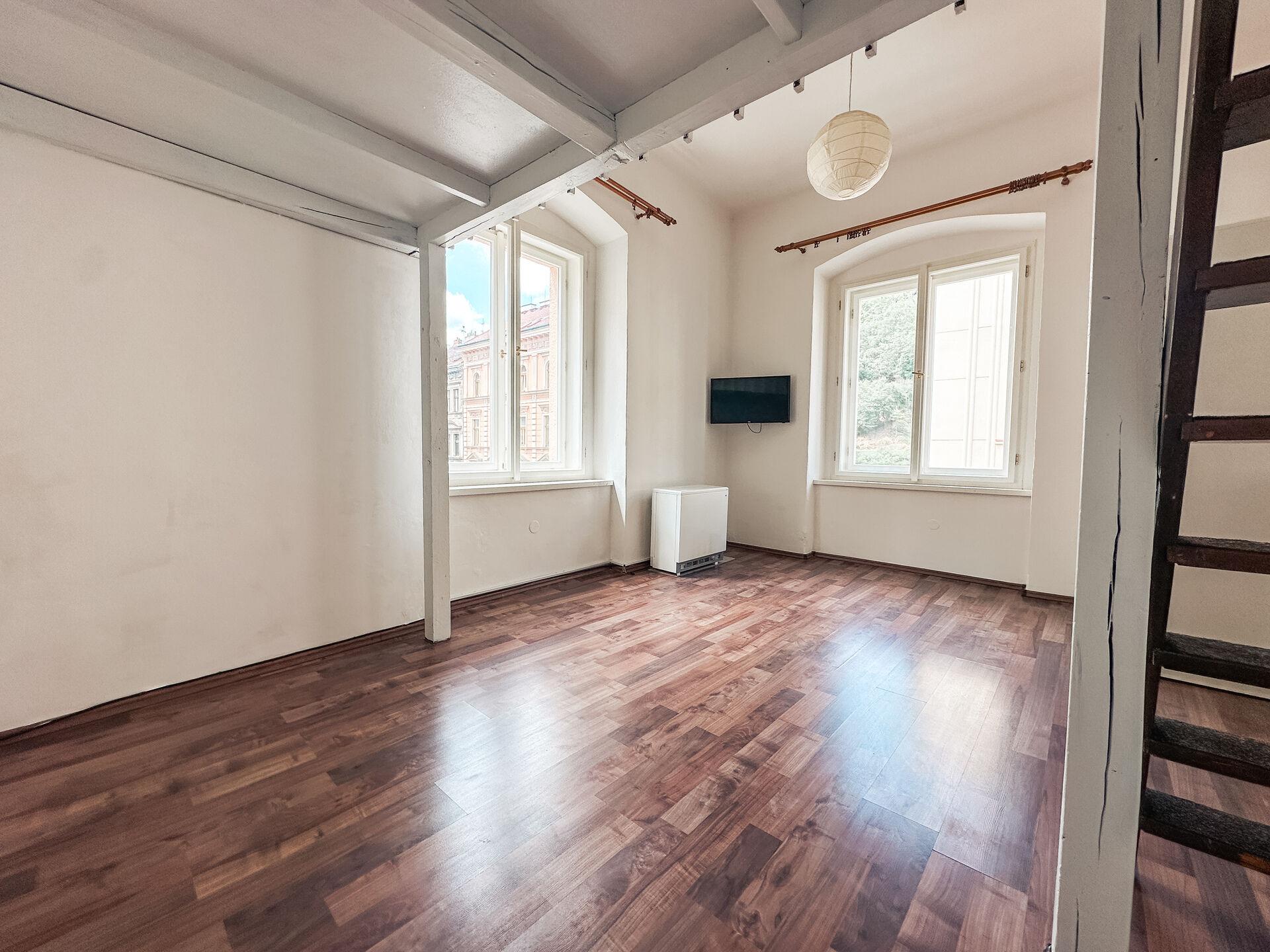 Pronájem 2kk, 40 m2, ul. Jeronýmova, Praha-Žižkov