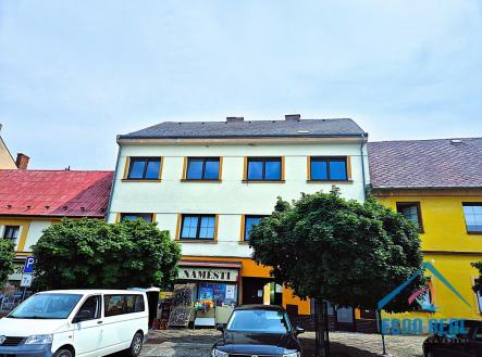 pohled dům | Prodej - nájemní dům, 807 m²