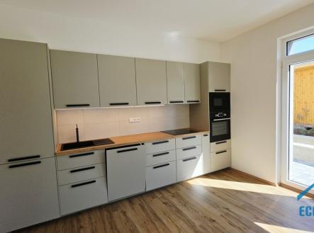 20260523-154852.jpg | Pronájem bytu, 2+kk, 551 m²