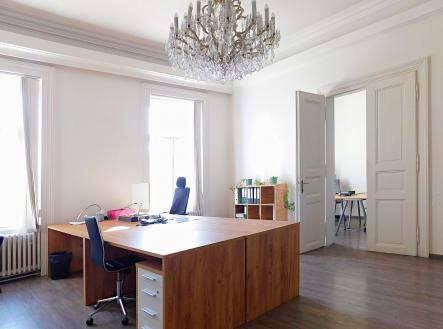 19 | Pronájem - kanceláře, 222 m²