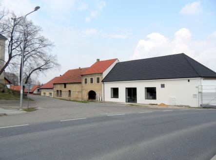 33 | Prodej - komerční objekt, jiný, 450 m²