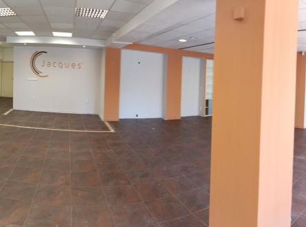 4 | Pronájem - obchodní prostor, 112 m²
