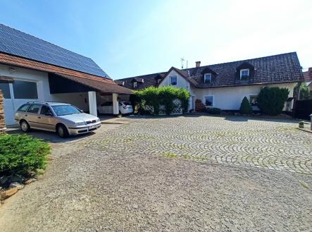 22 | Prodej - dům/vila, 350 m²