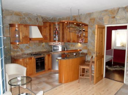 31 | Prodej - dům/vila, 350 m²