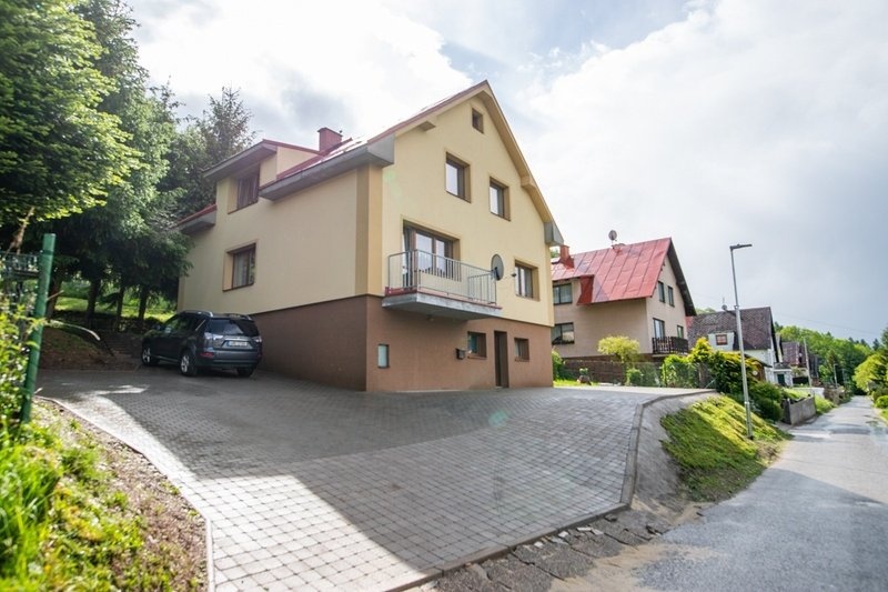 800x800-ke42c-83331-prodej-rodinneho-domu-246-m2-pozemek-780-m2-img-0723-357010a91f-2434331160