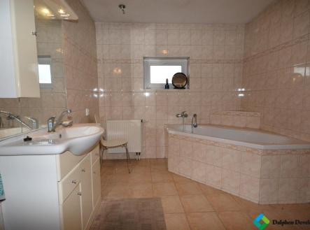 1737477024_DTMJFhCKcE.jpg | Prodej - dům/vila, 300 m²