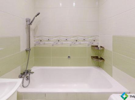 Byt-31-Hlavni-trida-Havirov-Bathroom-Defurnished.jpg | Prodej bytu, 3+1, 59 m²