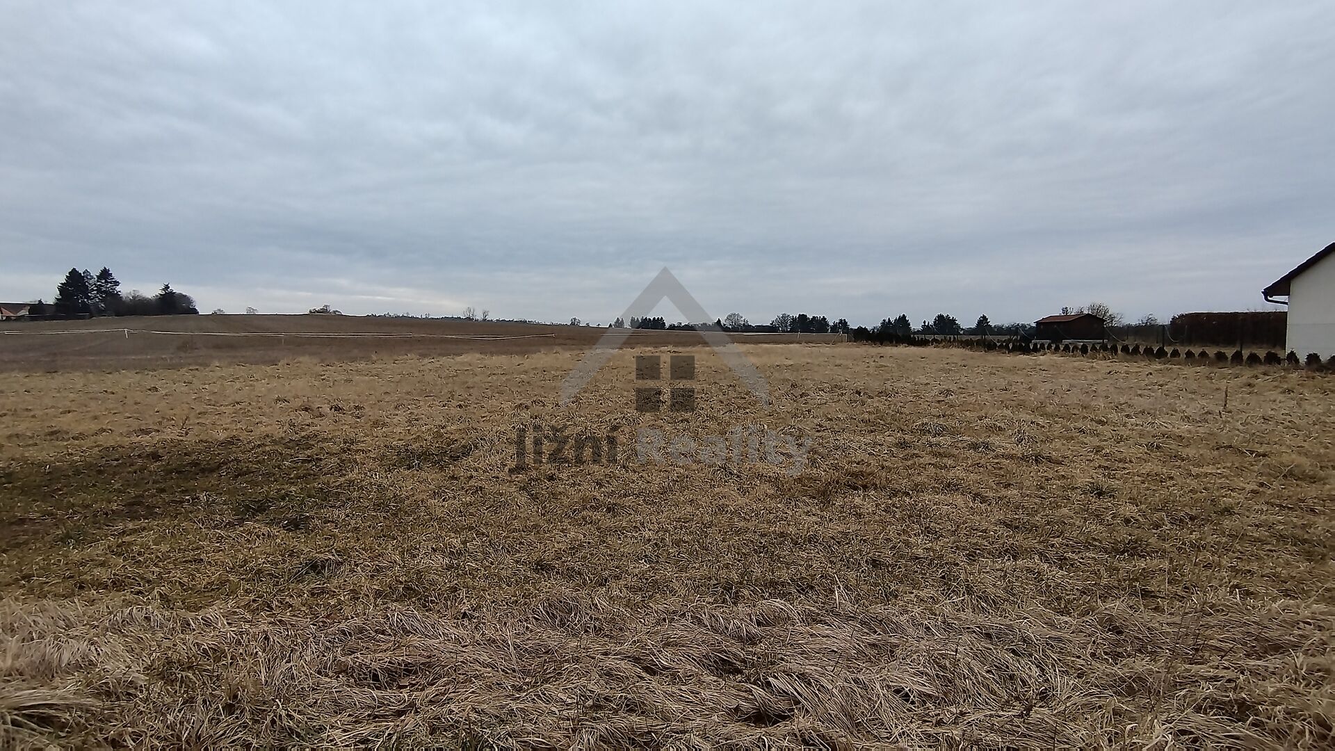 Stavební parcela 1.010 m2 v obci Vlastce