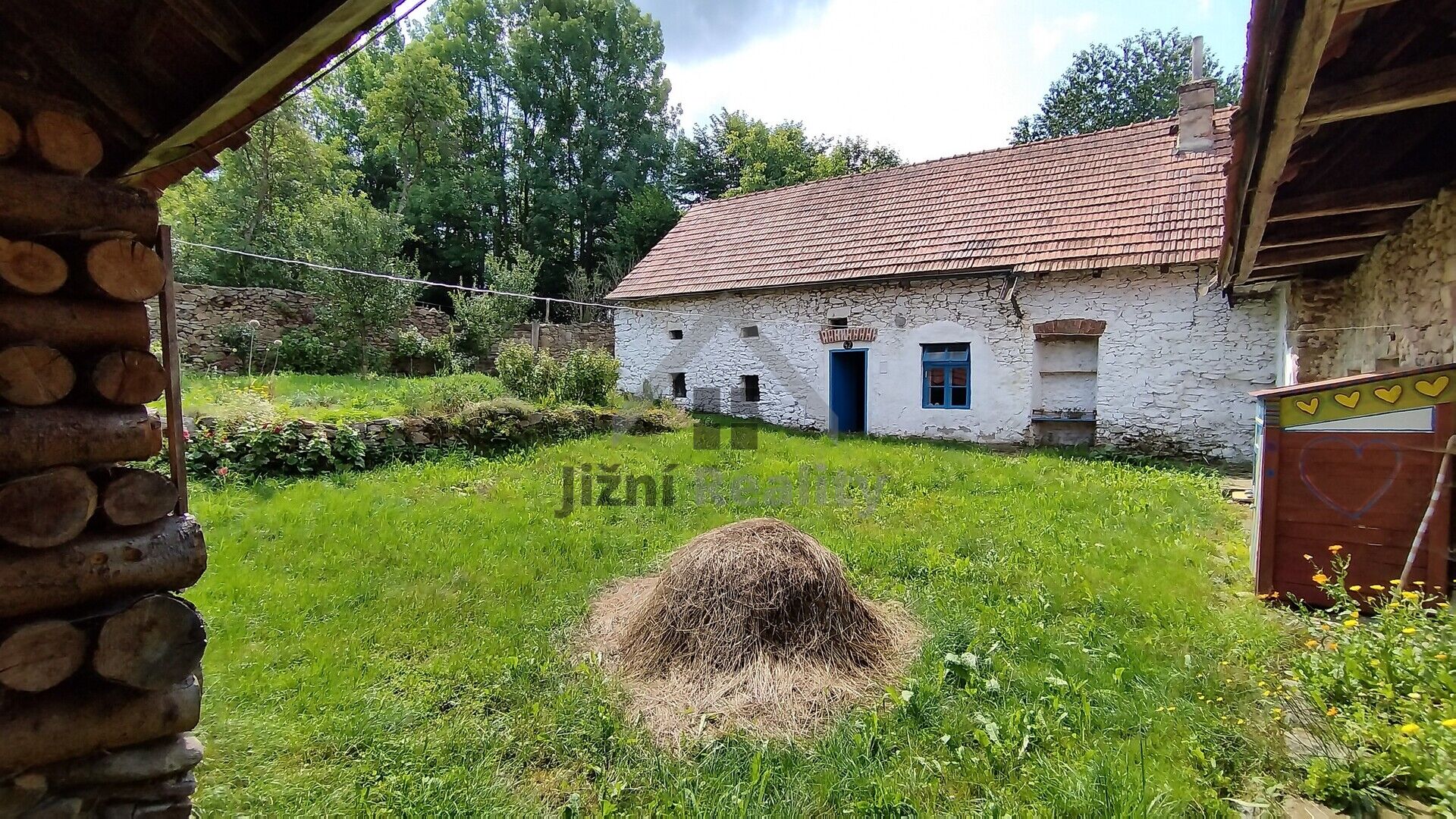 Krásná chalupa polosamota v Novohradských horách
