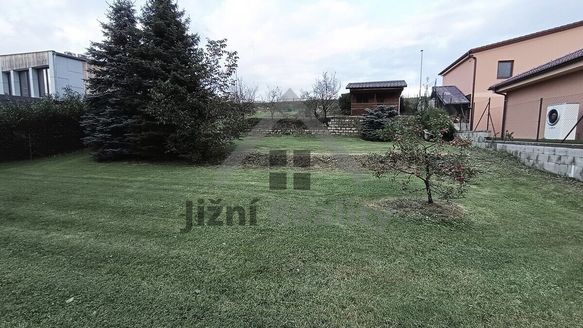 Stavební parcela o výměře 710 m2, Vráto