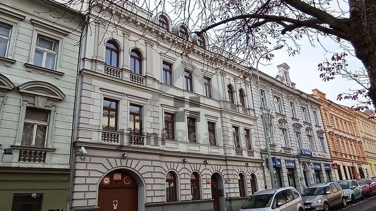 Pronájem kancelářské budovy, Bělohorská, Praha